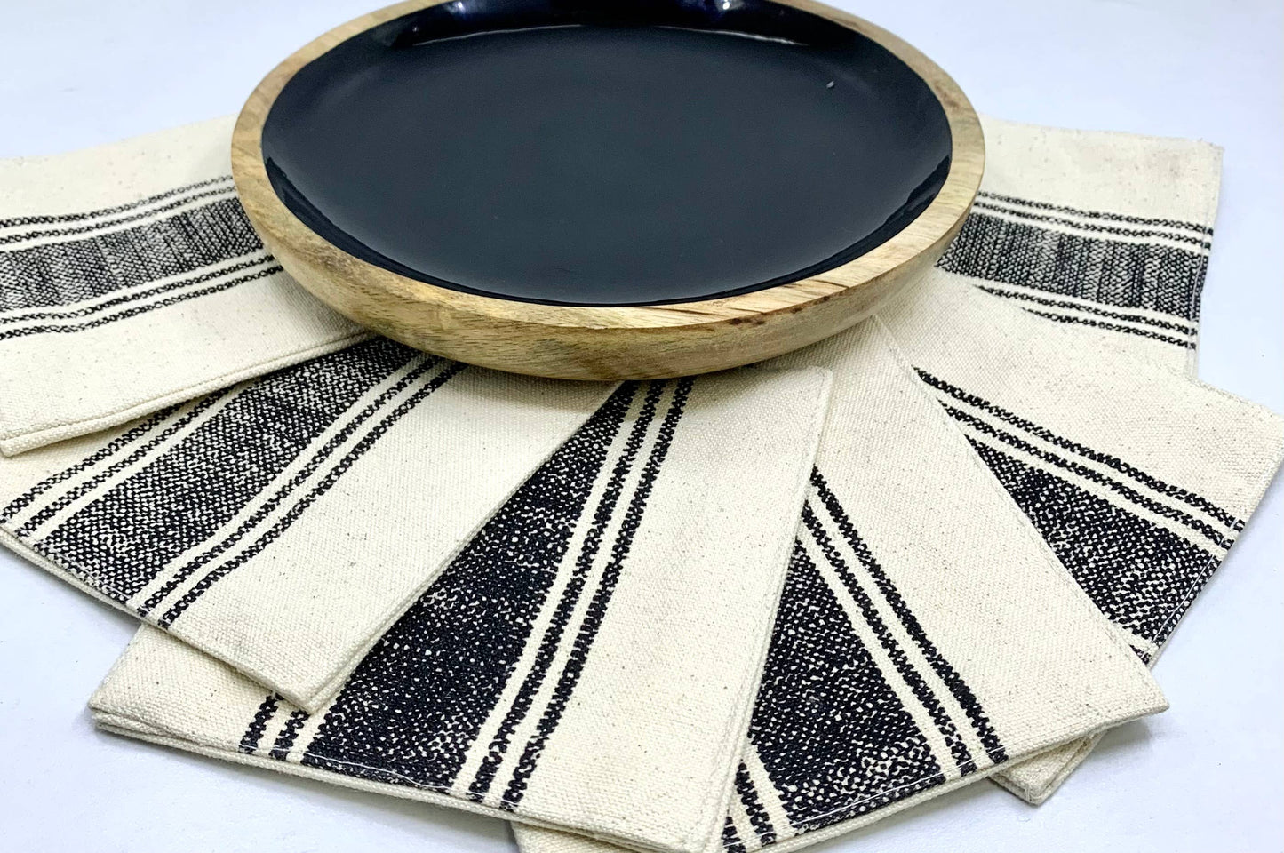 Gift pack- Wooden Round Tray & Set of Six Tea Coasters